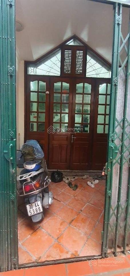 Hoàng như tiếp bán đất tặng nhà 4 tàng dân xây chắc chắn thêm thùng sơn đẹp long lanh