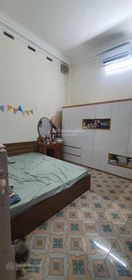 Hoàng như tiếp bán đất tặng nhà 4 tàng dân xây chắc chắn thêm thùng sơn đẹp long lanh