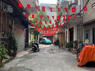 Bán nhà sài đồng dân xây chắc chắn thiết kế 4 tầng thêm 1 lớp sơn đẹp long lanh nhà còn rất mới o c