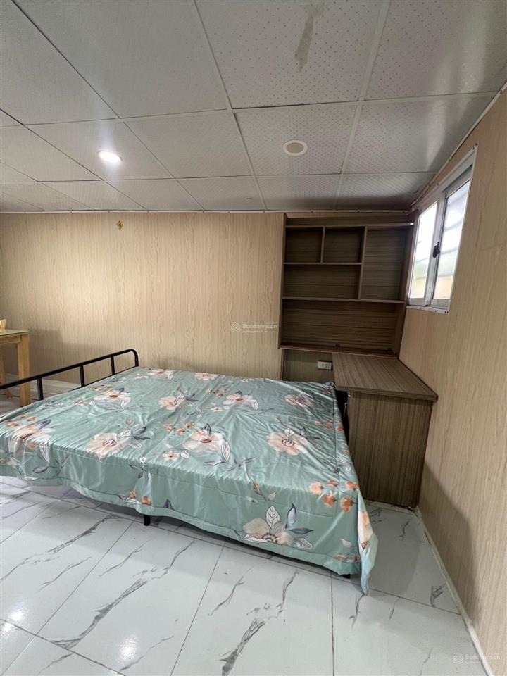 Nhỉnh 1 tỷ căn hộ tầng 3 sài đồng 2 ngủ, khách bếp vskk  0832 103 ***