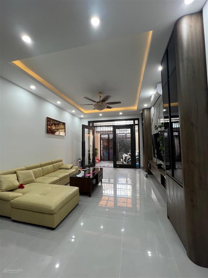 Gấp gấp gấp cần tiền trả nợ ngân hàng bán gấp căn nhà mới xây xong tại ngô gia tự, thiết kế 6 tầng