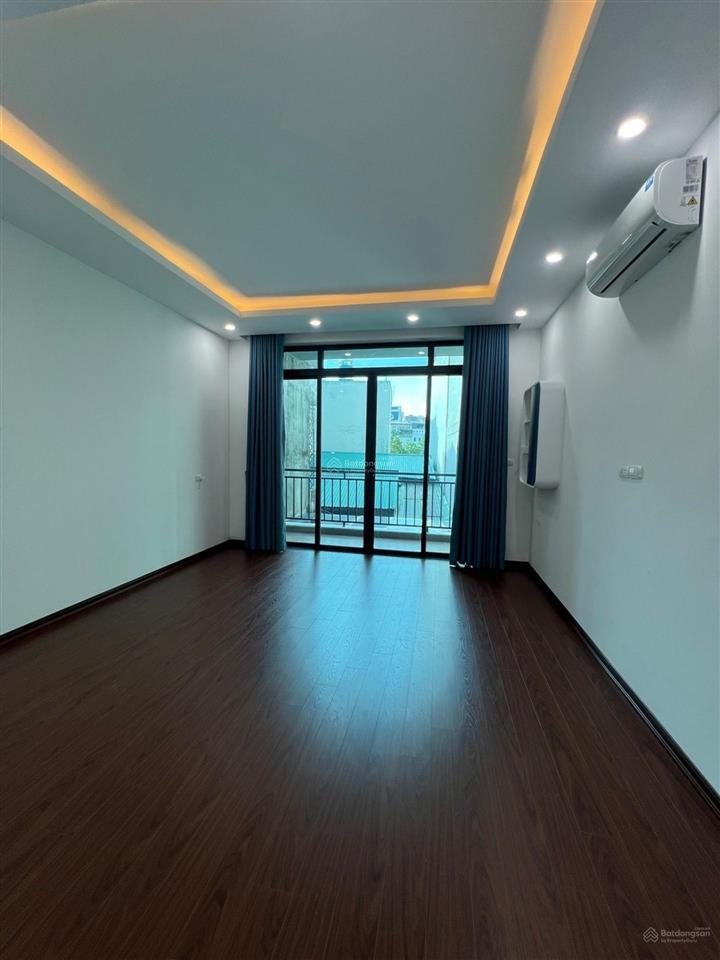 Cần bán gấp nhà ngô gia tự, ngõ thông, sân chơi, sân để xe rộng rãi, đúng 3 bước chân ra phố