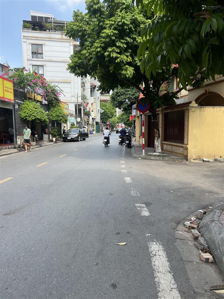 Cho thuê nhà cấp 4 tại khu vực bồ đề gần bệnh viện tâm anh tiện ích ngập tràn ô tô đỗ cửa nhà
