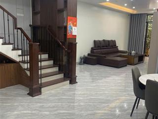 Cho thuê căn liền kề vin 2, full đồ, 5 tầng, sẵn ở ngay chỉ 18tr/tháng