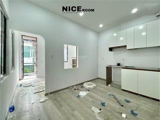 Studio tách bếp ban công, cửa sổ mới  full nội thất máy giặt riêng sàn gỗ