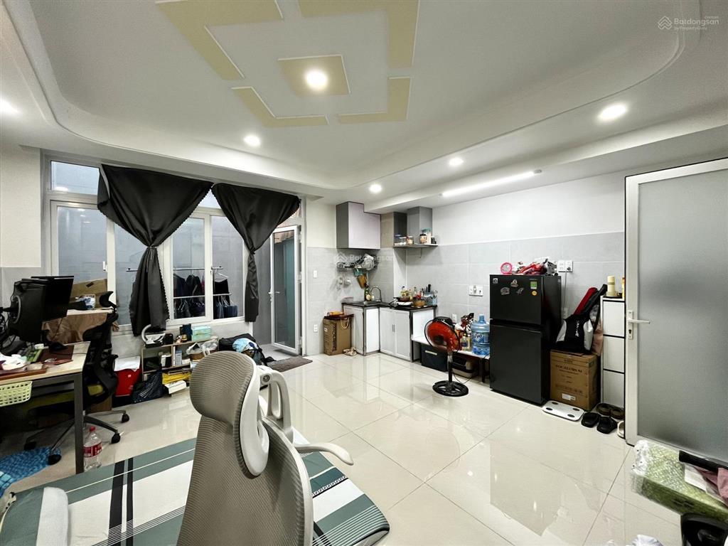 Khách em có việc 15/4 chuyển đi cần pass phòng studio sân sau 35m2