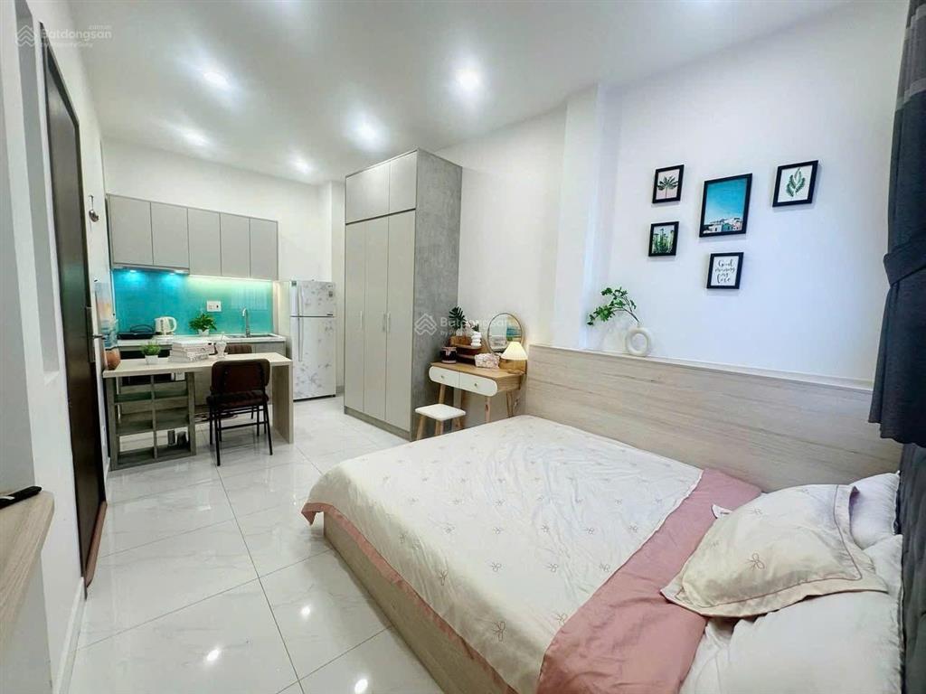 Studio cửa sổ lớn máy giặt riêng gần phan đăng lưu  8tr chỉ tính điện