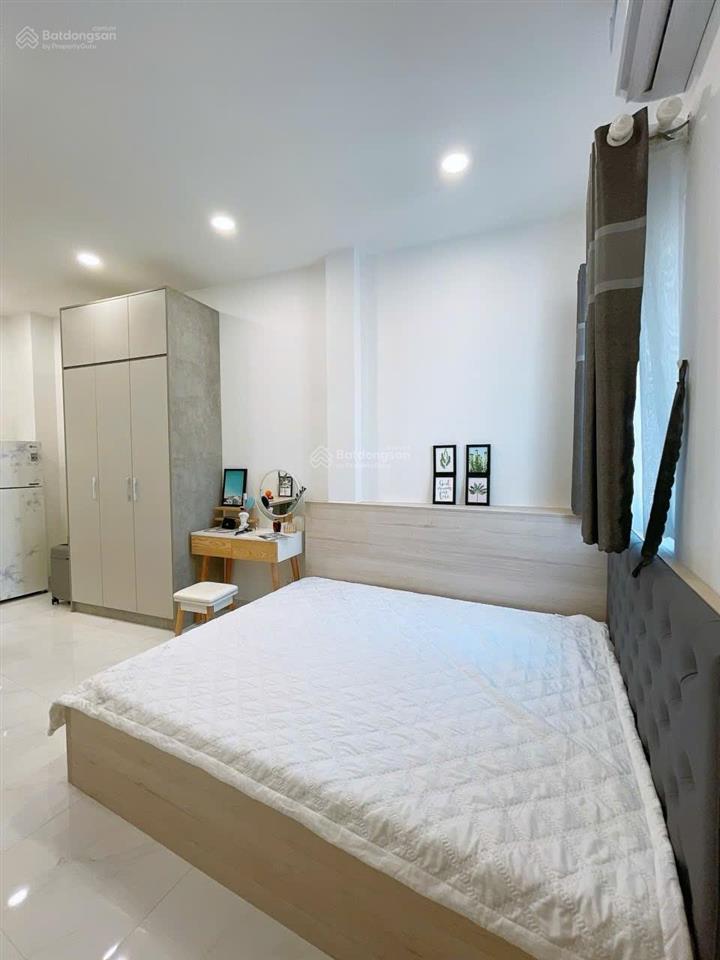 Studio cửa sổ lớn máy giặt riêng gần phan đăng lưu  8tr chỉ tính điện