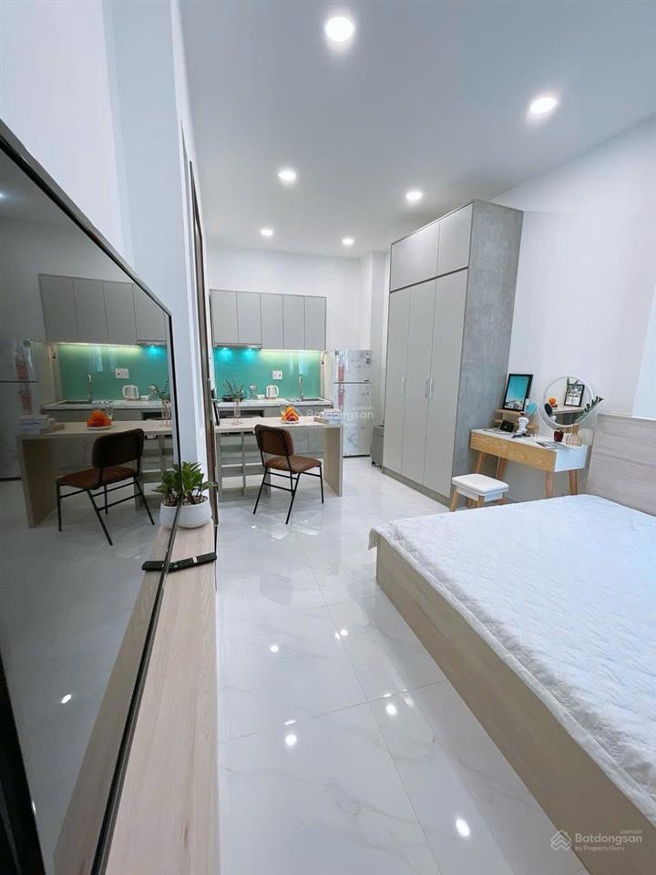 Studio cửa sổ lớn máy giặt riêng gần phan đăng lưu  8tr chỉ tính điện