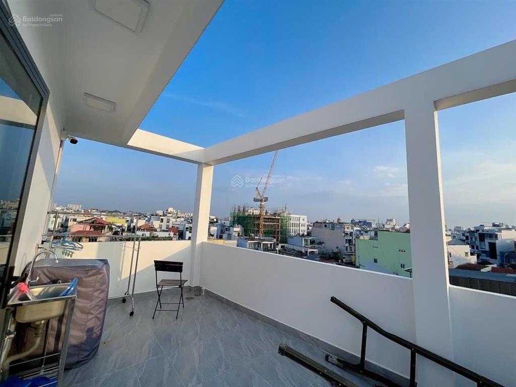 Studio cửa sổ lớn máy giặt riêng gần phan đăng lưu  8tr chỉ tính điện
