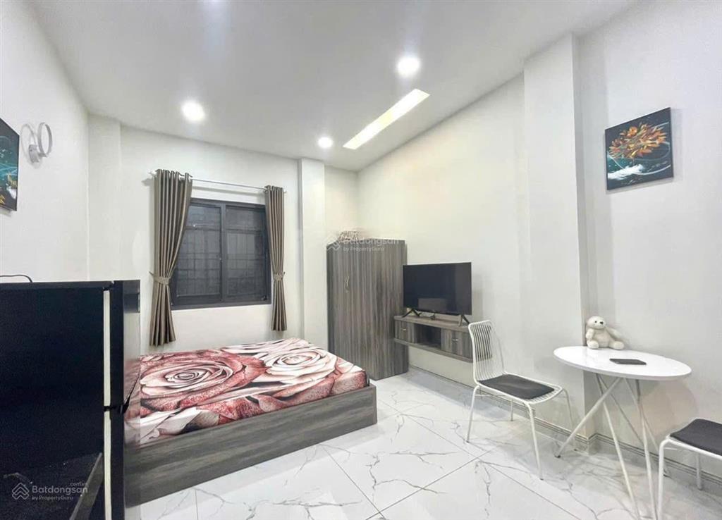 Studio cửa sổ trời view các tòa lớn  phù hợp dân văn phòng  ngô tất tố