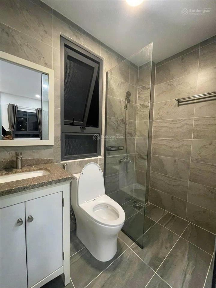 Studio cửa sổ trời view các tòa lớn  phù hợp dân văn phòng  ngô tất tố