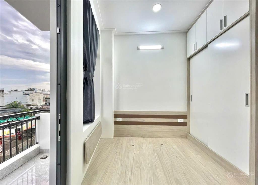 Cho thuê studio ban công lớn chỉ 5,2 triệu/tháng gần chợ bà chiểu, phan đăng lưu