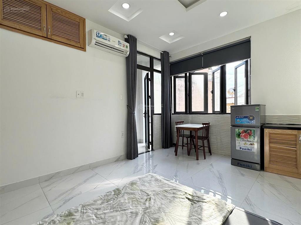 Studio ban công thoáng kế bên trường uef, hồng bàng  điện biên phủ