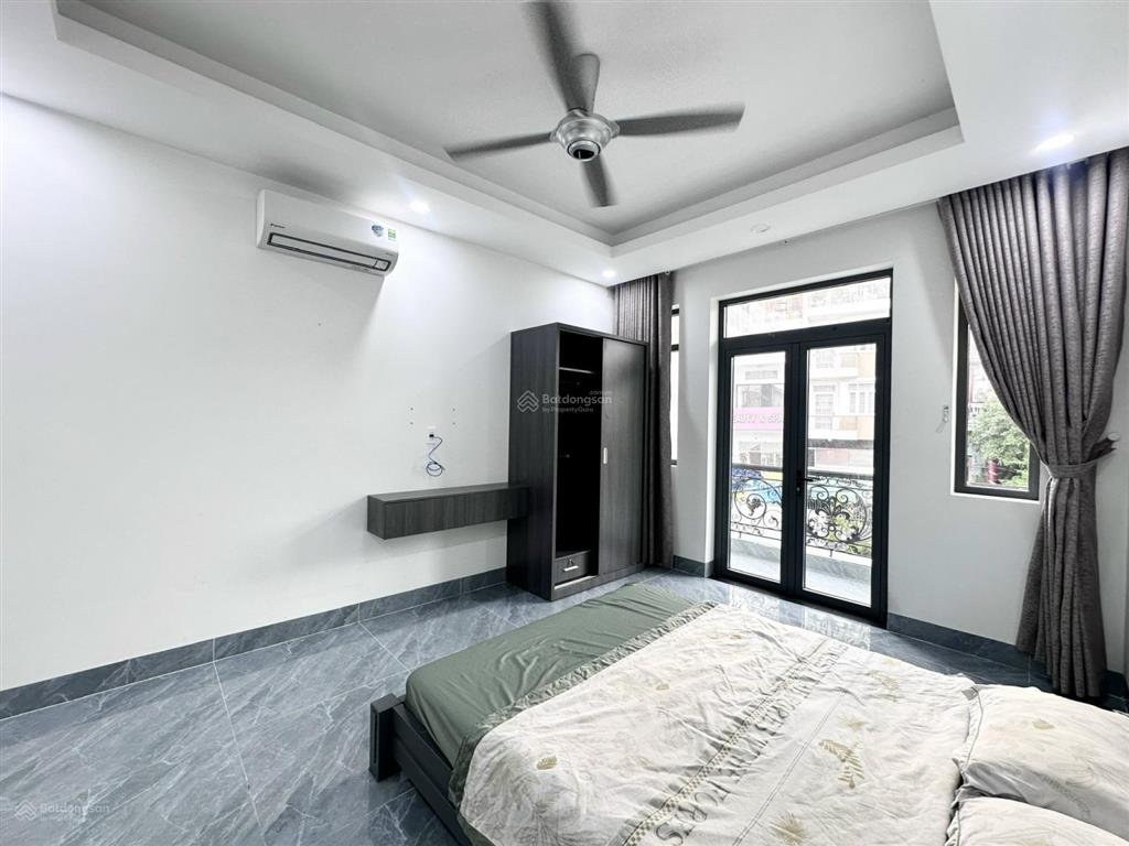 Studio ban công máy giặt riêng đối diện trường ngoại thương