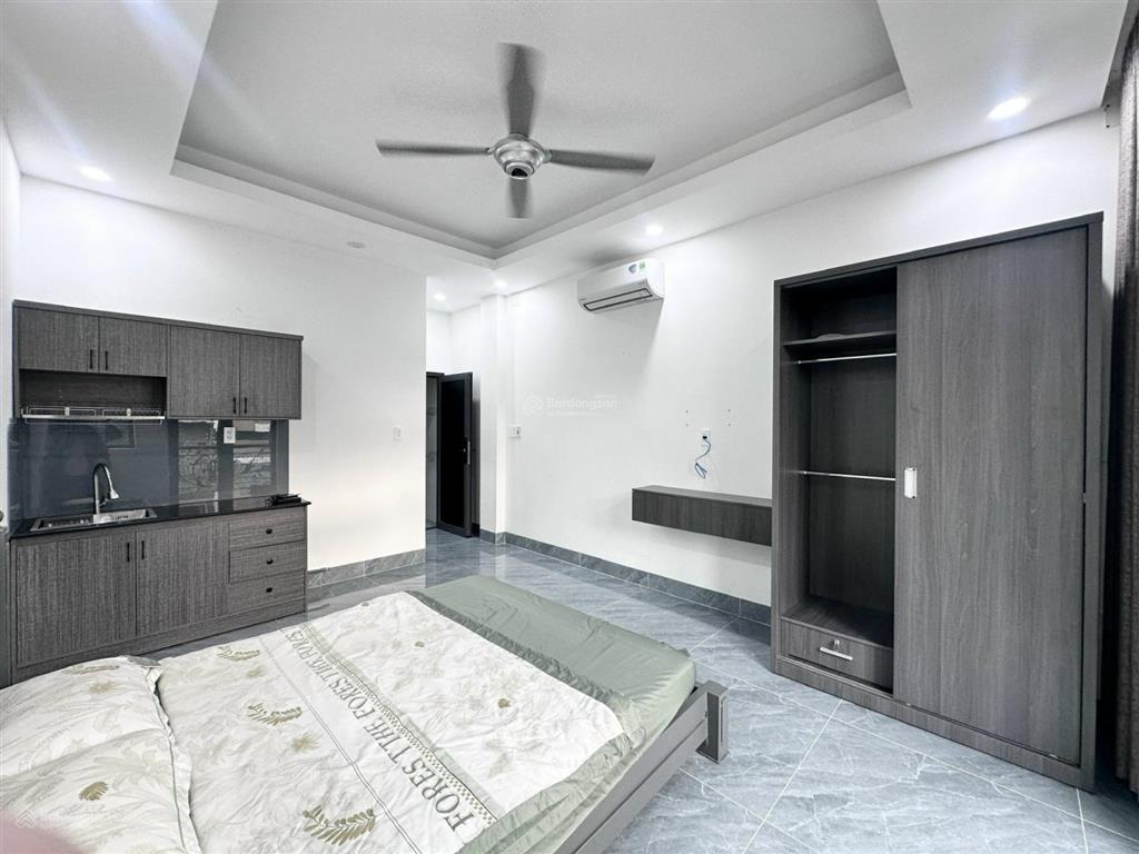 Studio ban công máy giặt riêng đối diện trường ngoại thương