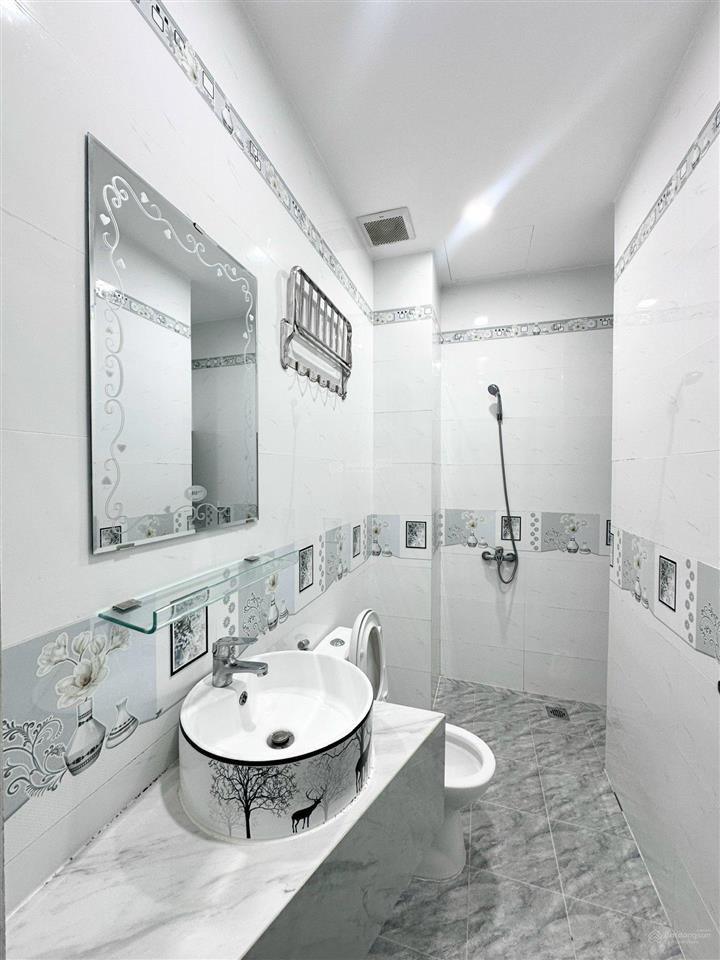 Studio ban công máy giặt riêng đối diện trường ngoại thương