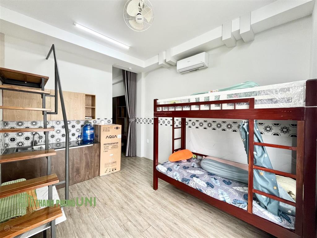 Duplex ban công 2 không gian ngủ, phù hợp 3 người  gần trường văn lang cs3