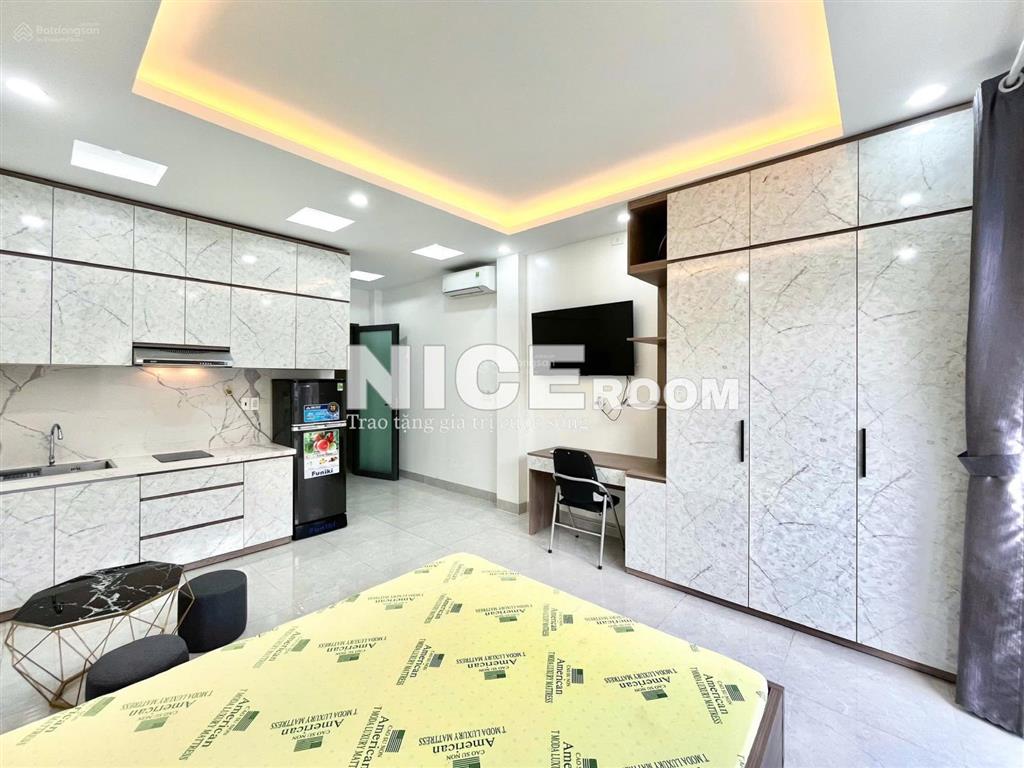 Cho thuê căn hộ ban công đối diện tiểu học thanh đa  30m2  gần chợ thanh đa