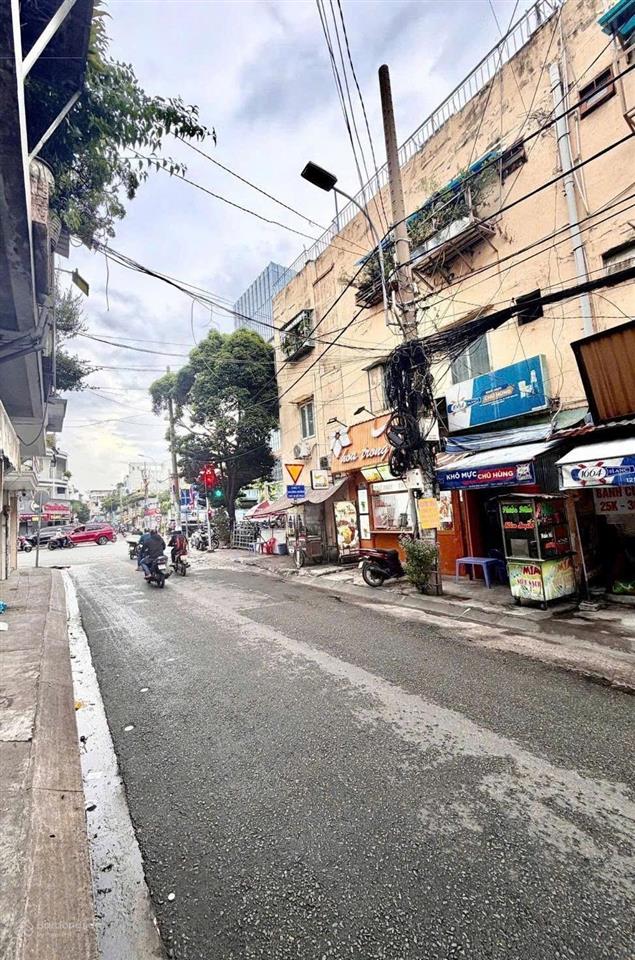 Mặt tiền kinh doanh phùng văn cung,2tầng,được xây 4tầng,gần phan đăng lưu,giao thông thuận tiện