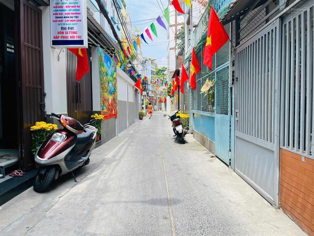 Cách mặt tiền lê văn sỹ 30m,4tầng,nở hậu 4,8m,khu nhộn nhịp kd,giáp q3 và tân bình