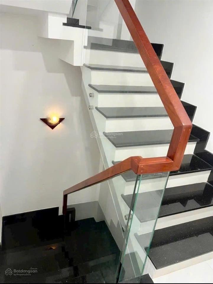 Bán nhà riêng tại nguyễn đình chiểu, 8,8 tỷ, 34 m2, 3pn, 4wc, mặt tiền 3.5m, giá tốt!