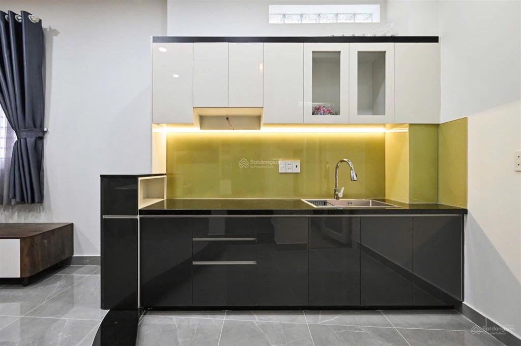 Bán nhà riêng 30m2, tặng nội thất, 7,5 tỷ, 3pn + 4wc tại phan xích long, giá tốt, view đẹp