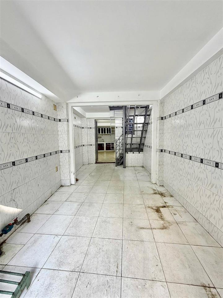 Bán nhà mặt phố tại cô giang, 9,95 tỷ, 34m2, 5 tầng, 8pn, view đẹp, giá ưu đãi