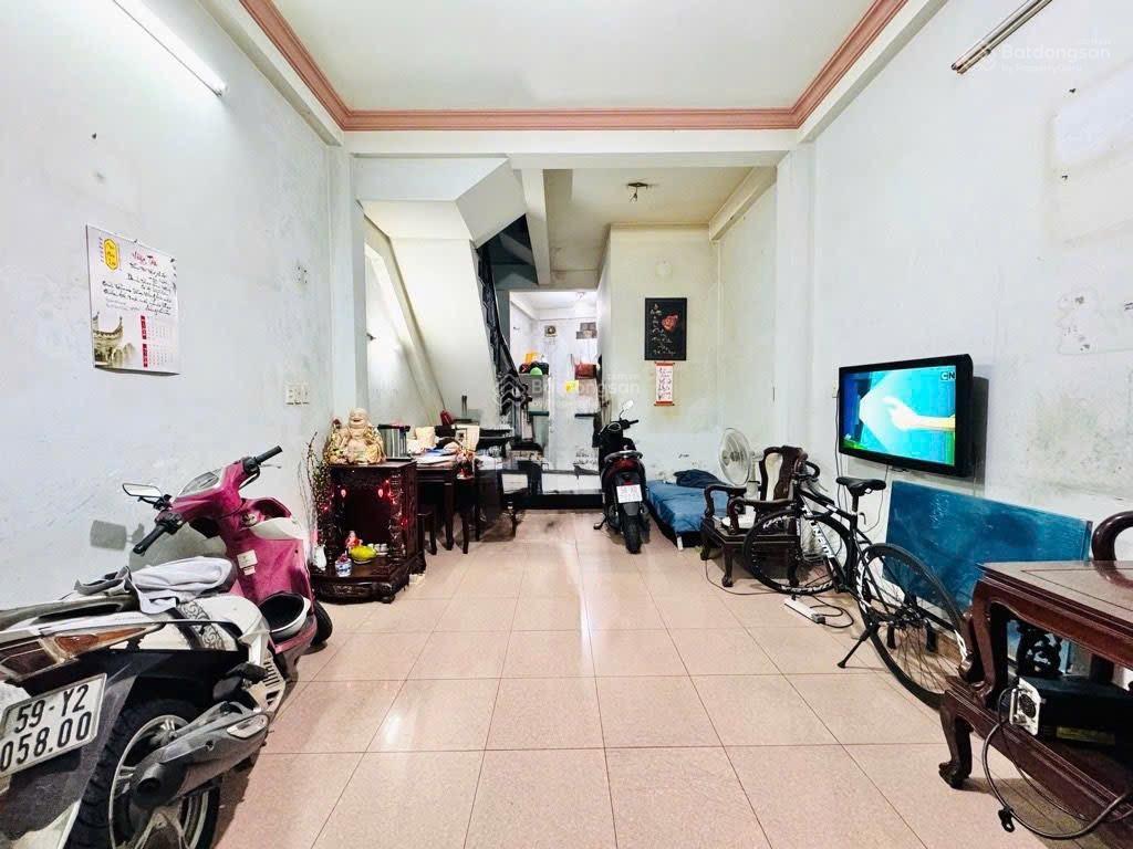 Bán nhà riêng tại thích quảng đức, 7,6 tỷ, 48m2, 4pn, 5wc, 4 tầng