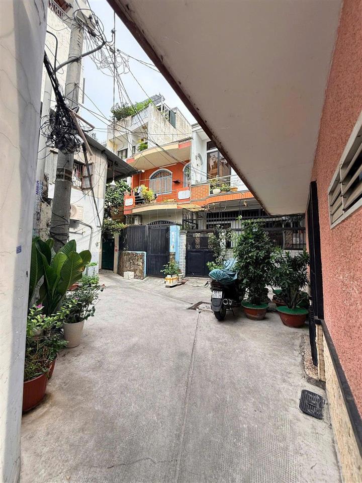 Bán nhà riêng khu vực nhiều tiện ích, 5,95 tỷ, 41m2 ở lê văn sỹ, p12, q3, hcm