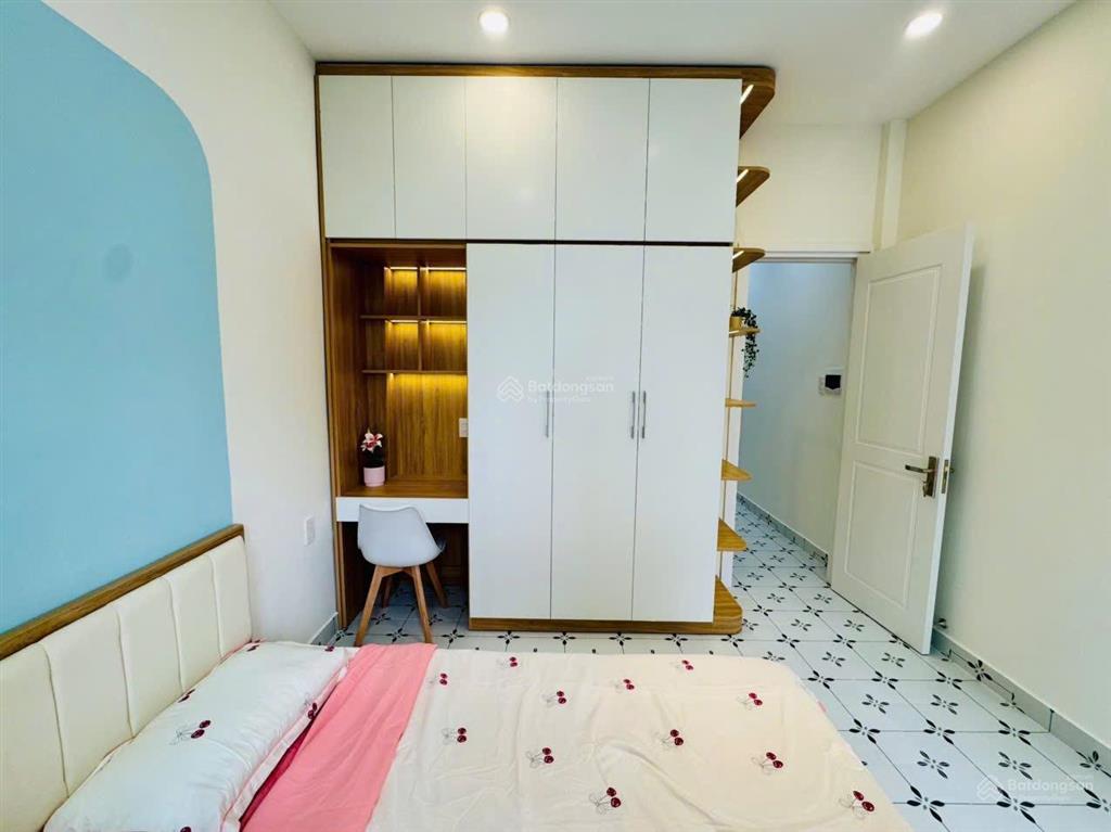 Bán gấp nhà hẻm xe hơi tại phan văn trị, 6,3 tỷ, 44m2, 3pn, 2wc, pháp lý đầy đủ, tặng nội thất