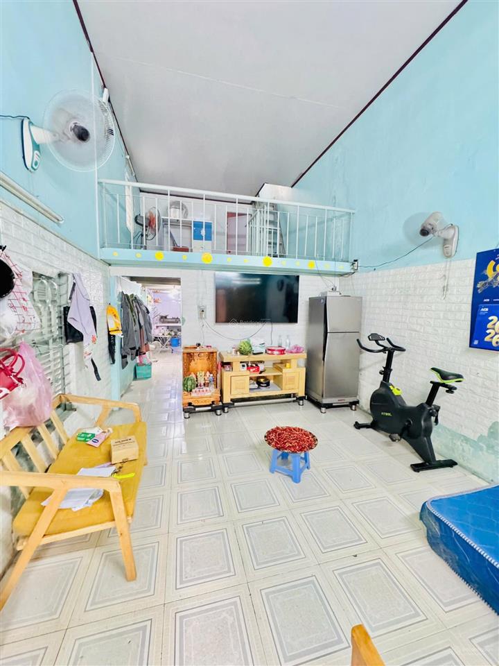 Bán gấp nhà riêng 2 mặt hẻm tại trường sa, gần mặt tiền, nhà cũ tiện xây mới, pháp lý đầy đủ