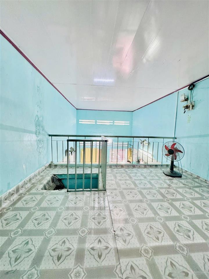 Bán gấp nhà riêng 2 mặt hẻm tại trường sa, gần mặt tiền, nhà cũ tiện xây mới, pháp lý đầy đủ