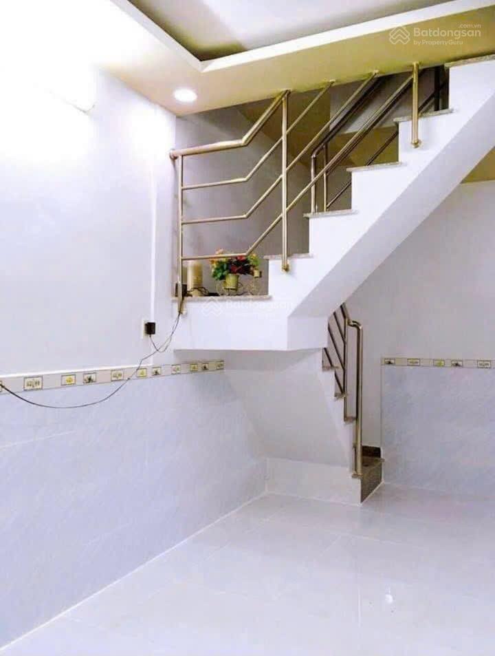 Bán nhà riêng tại cô giang, 3,9 tỷ, 22,2 m2,2tầng, gần manhattan, trường học, siêu thị,thu nhập tốt