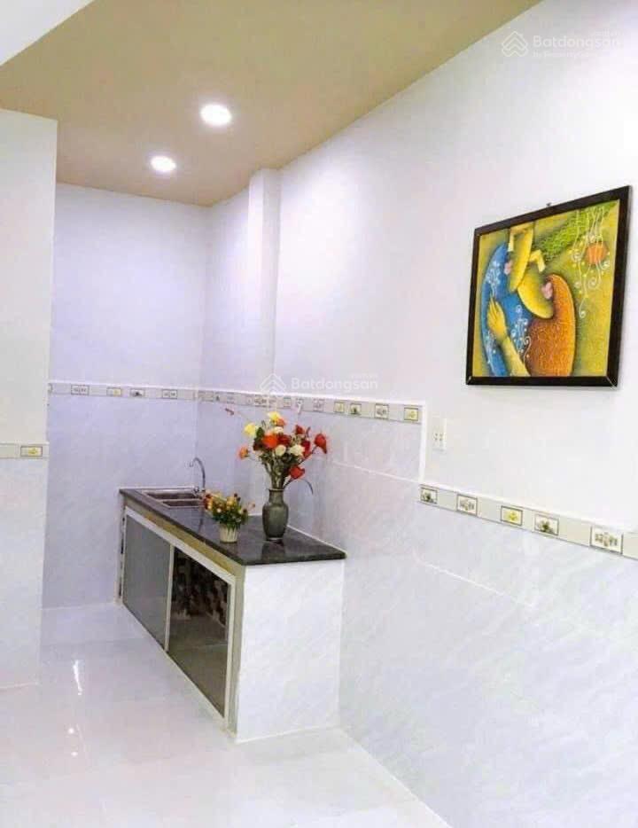 Bán nhà riêng tại cô giang, 3,9 tỷ, 22,2 m2,2tầng, gần manhattan, trường học, siêu thị,thu nhập tốt