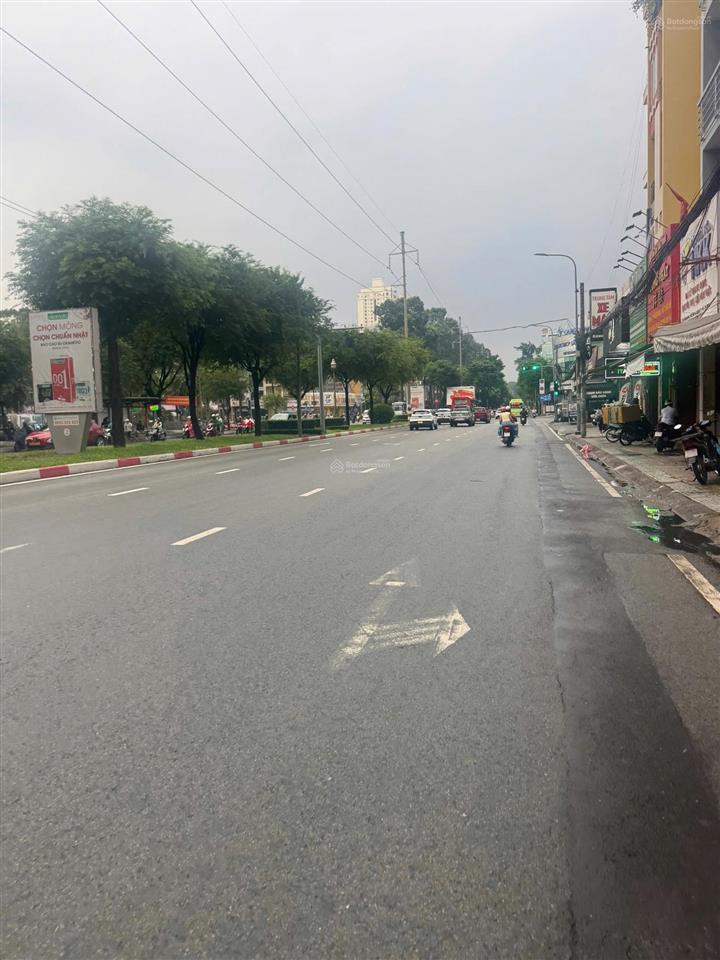 Bán nhà riêng phùng hưng, vuông vức, 7,5 tỷ, 55,7m2, 6pn, 4wc, hẻm an ninh, giá ưu đãi
