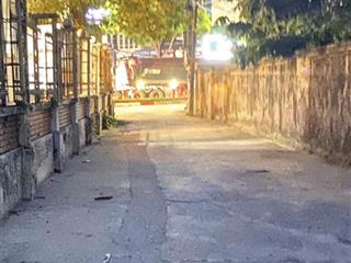 Chính chủ bán 90m2 đất tại số 1 ngõ 3 nguyễn thái học, tt phùng, ô tô tránh, sát phố, giá chỉ 6,4tỷ