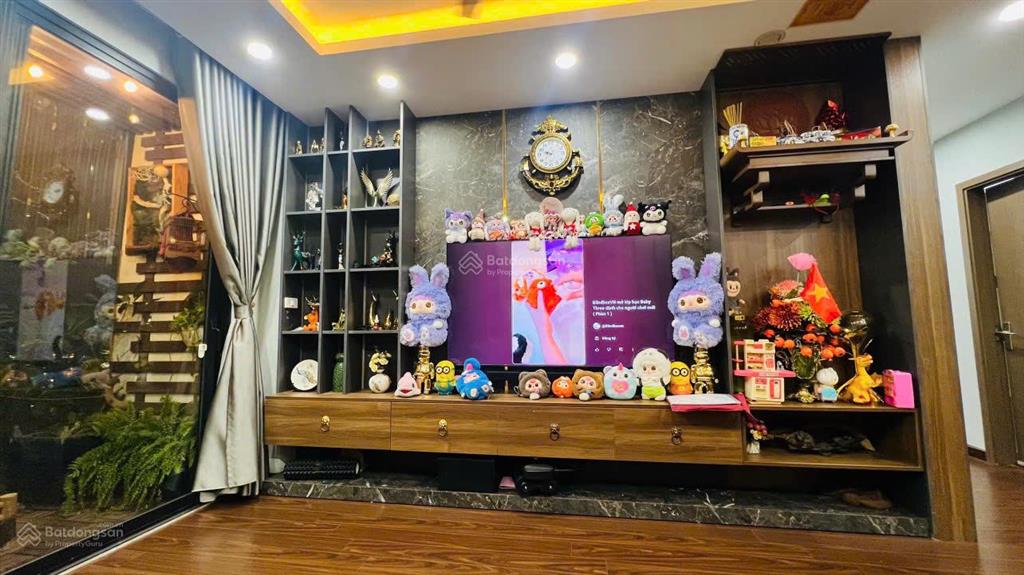 Chính chủ bán căn hộ trục b11, tầng trung, dt 88,1m2, 3pn, 2wc, full nội thất, chung cư bea sky.
