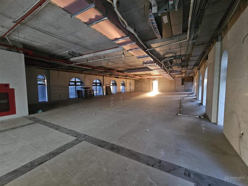 Bán toà nhà mặt phố nguyễn hoàng 235m8 tầng mặt tiền 11,5m kinh doanh văn phòng vỉa hè