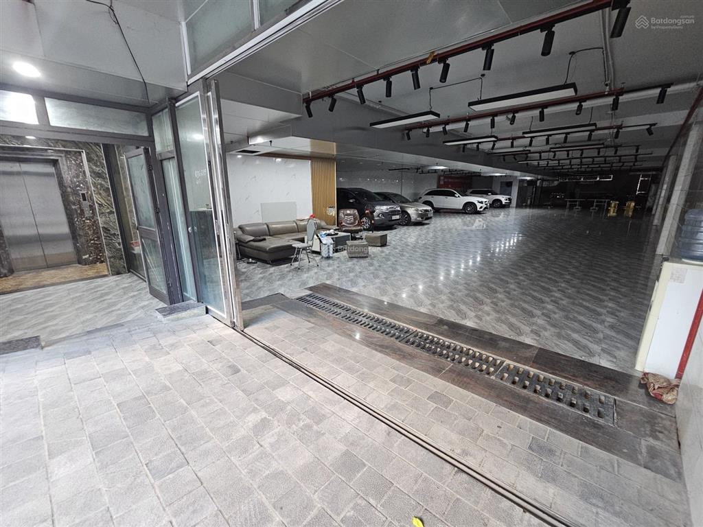 Bán toà nhà mặt phố nguyễn hoàng 235m8 tầng mặt tiền 11,5m kinh doanh văn phòng vỉa hè