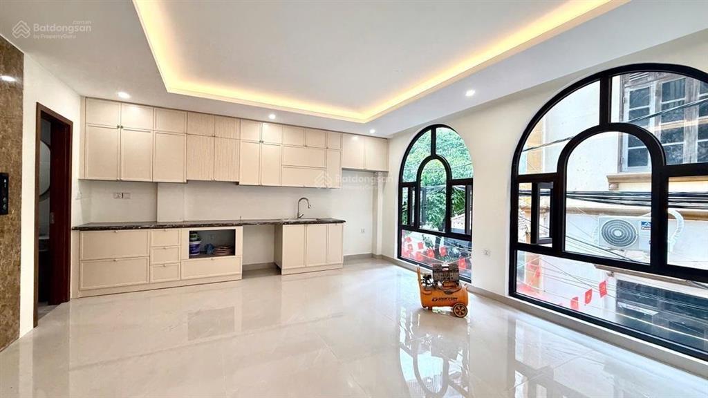 Chỉ nhỉnh 8 tỷ có nhà đẹp cổ nhuế, 35m, 6 tầng, thang máy, gần ô tô, đầy đủ công năng