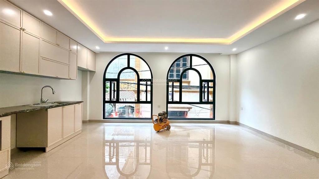 Chỉ nhỉnh 8 tỷ có nhà đẹp cổ nhuế, 35m, 6 tầng, thang máy, gần ô tô, đầy đủ công năng