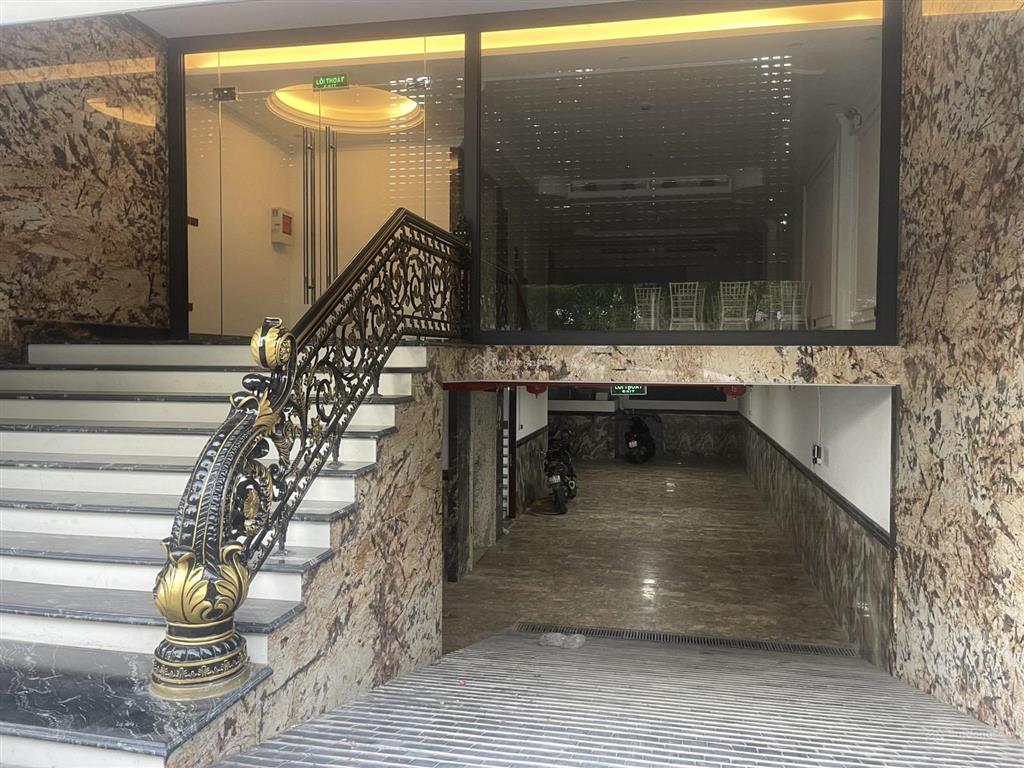 Bán tòa nhà nguyễn hoàng 130m  9 tầng  mặt tiền 7m  kinh doanh đa dạng  văn phòng  ô tô vỉa hè