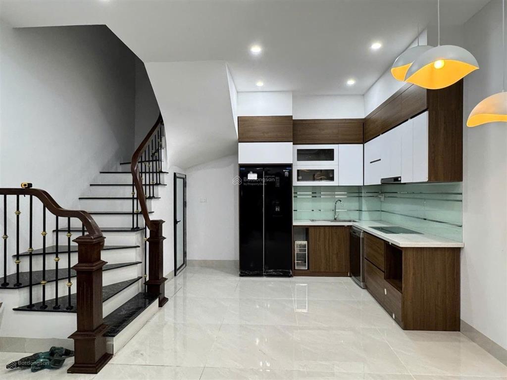 Bán nhà cổ nhuế 30m2  5 tầng  mặt phố ô tô đỗ cửa  nội thất sang trọng  giá chỉ nhỉnh 8 tỷ đồng