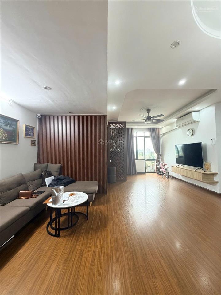 Bán chung cư resco 118m, 4 phòng ngủ, full nội thất, lô góc thoáng sáng