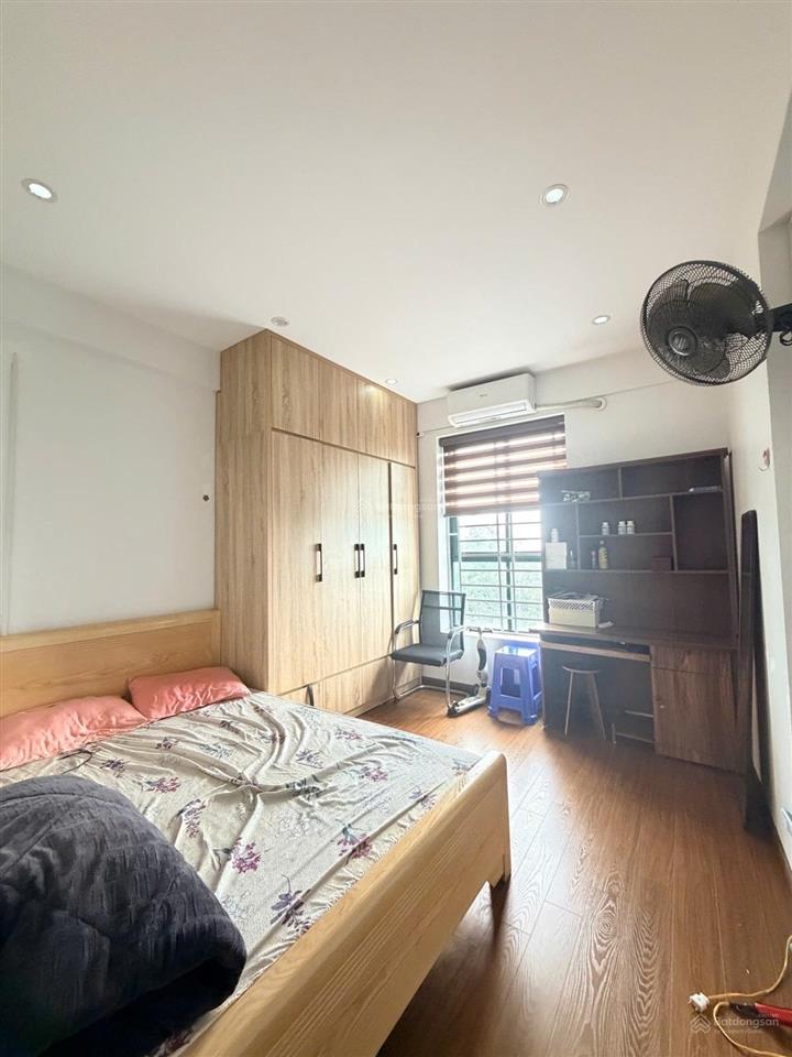 Bán chung cư resco 118m, 4 phòng ngủ, full nội thất, lô góc thoáng sáng