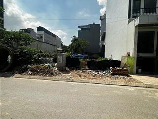 Hiếm hiếm có bán mảnh đất cổ nhuế ô tô vào nhà 77mmặt tiền 4mxây 7 tầng thang máy vừa kinh doanh