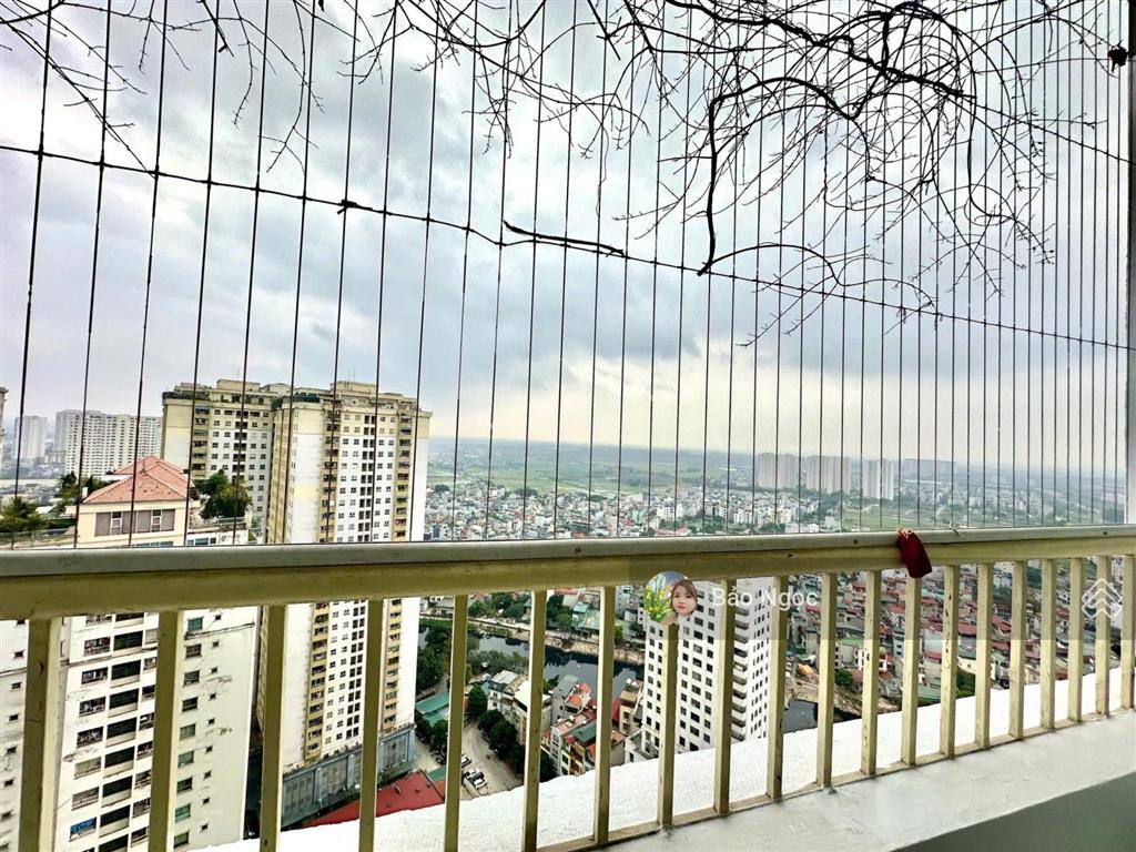 Bán gấp căn 53m 2pn 1vs tòa ct4 kđt xa la hàđông hà nội sổ đỏ lâu dài nhà đẹp giá 3,55 tỷ .037 66