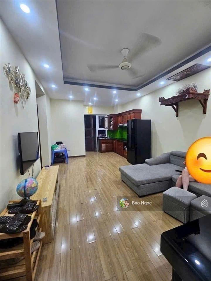 Căn hộ giá siêu tốt
diện tích 61m ct6b nhà vuông đẹp thiết kế 2pn, 2vs tiện nghi
sổ đỏ giá 3,43 t
