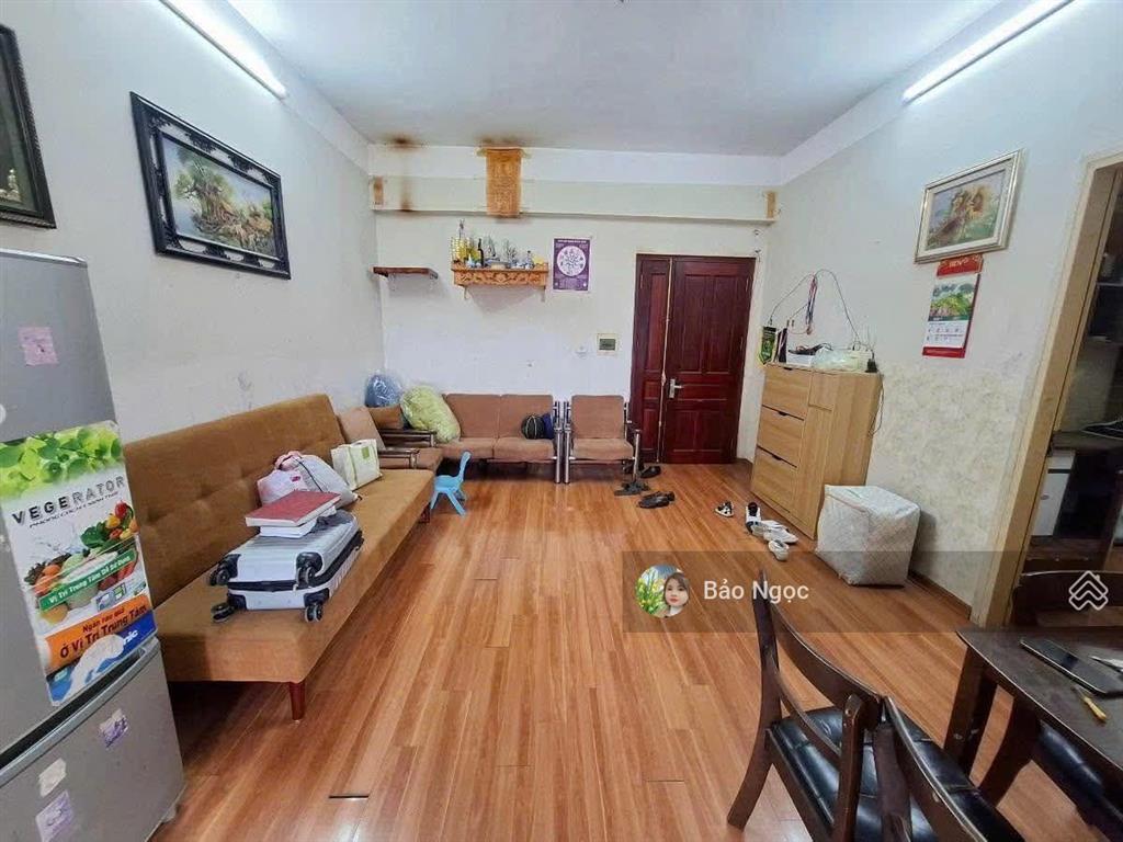 Ct4c xa la  tầng trung  đẹp ban công đông nam 53m chia 1 pn 1 vs
sổ đỏ giá 2,950 tỷ sổ đỏ